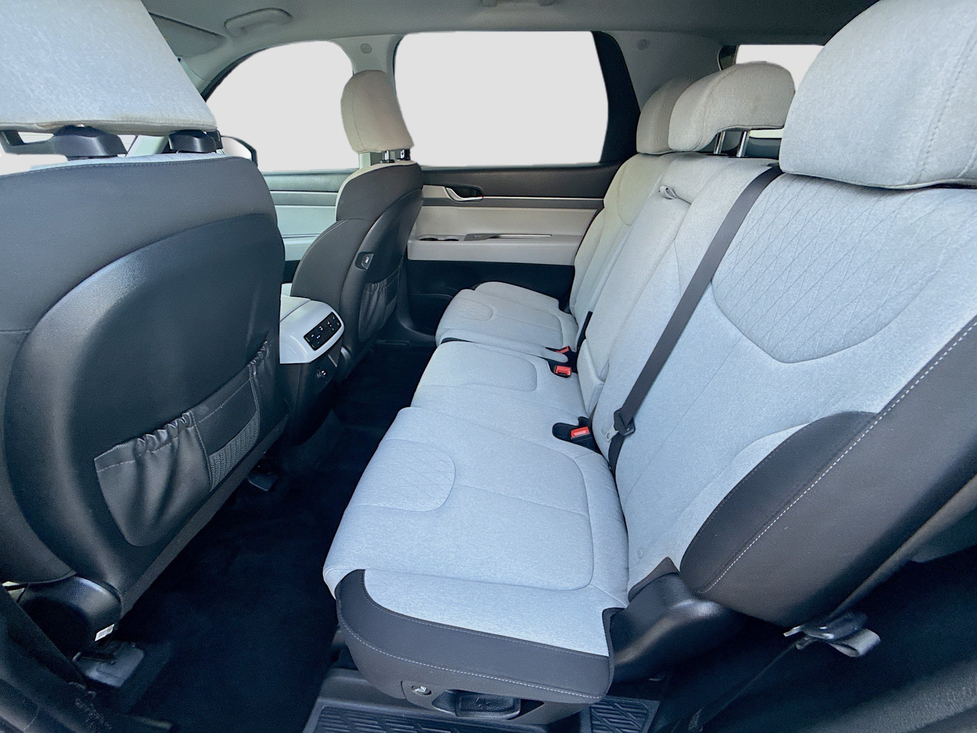 Used 2022 Abyss Black Pearl Hyundai SE image 21