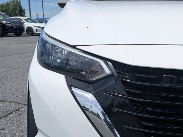 Used 2025 White Nissan S image 9