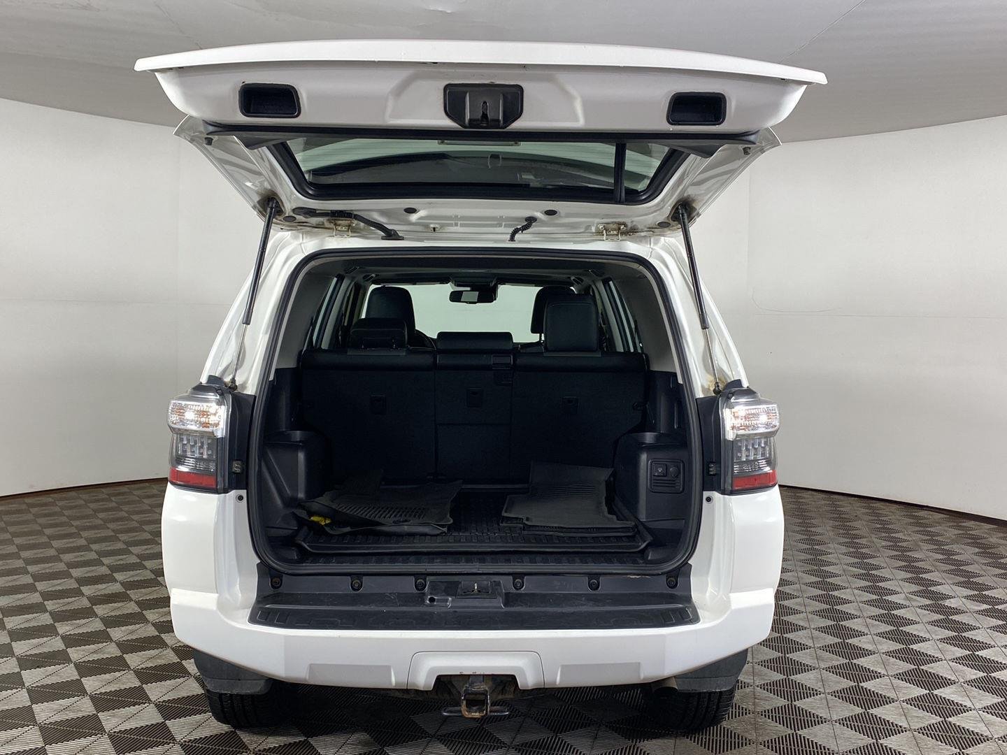 Used 2022 Super White Toyota SR5 Premium image 21