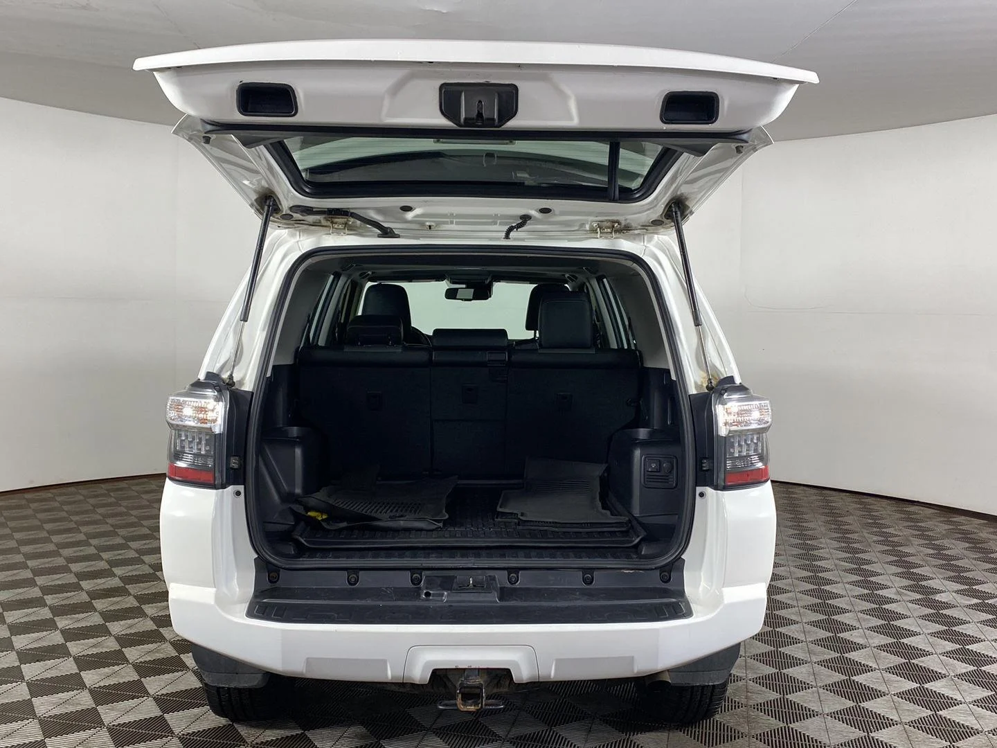 Used 2022 Super White Toyota SR5 Premium image 21