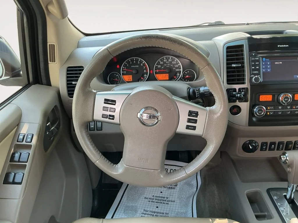 Used 2013 White Nissan SL image 13