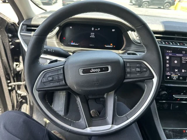 Used 2023 Black Jeep Laredo image 13