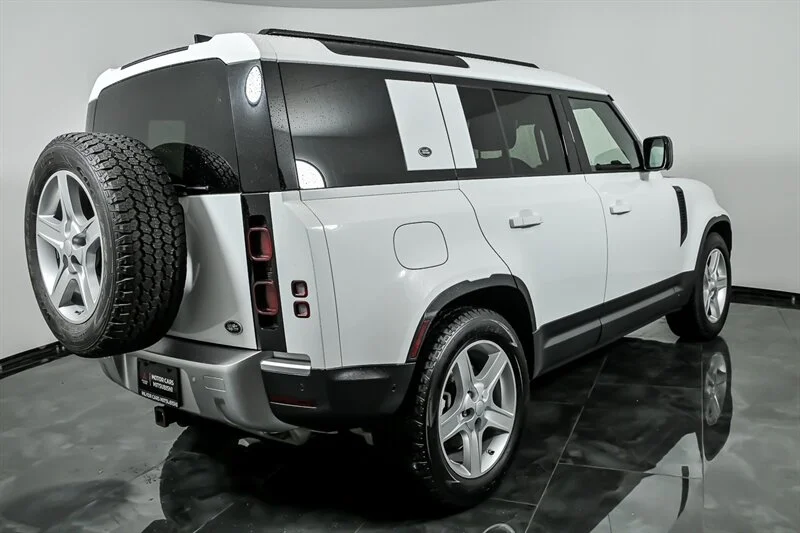 Used 2020 Fuji White Land Rover 110 HSE image 9