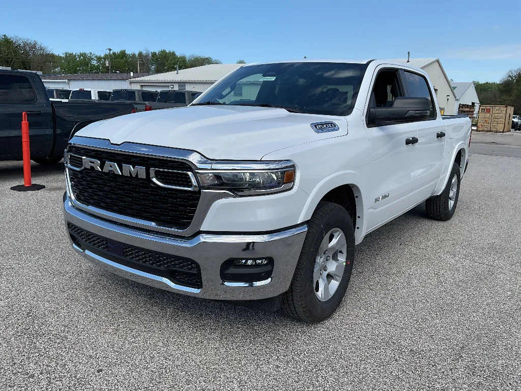 New 2026 Bright White Clearcoat RAM Big Horn Crew Cab 4x4 5