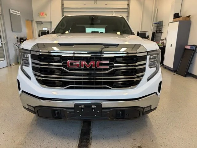 2026 GMC Sierra 1500 SLT - Photo 9