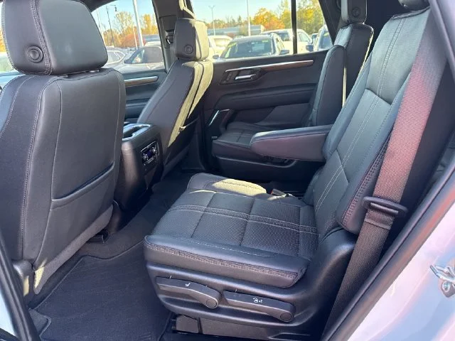 Used 2026 Polar White Tricoat Chevrolet High Country image 30