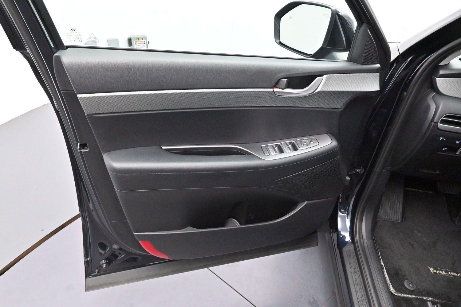 Used 2023 Moonlight Cloud Hyundai SEL image 9