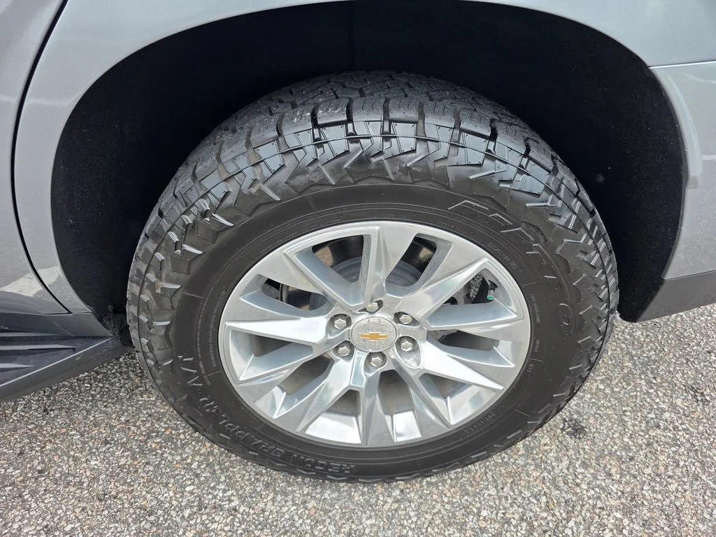 Used 2025 Sterling Gray Metallic Chevrolet Premier image 30