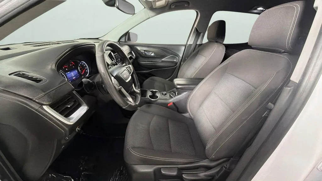 Used 2023 Summit White GMC SLE image 17