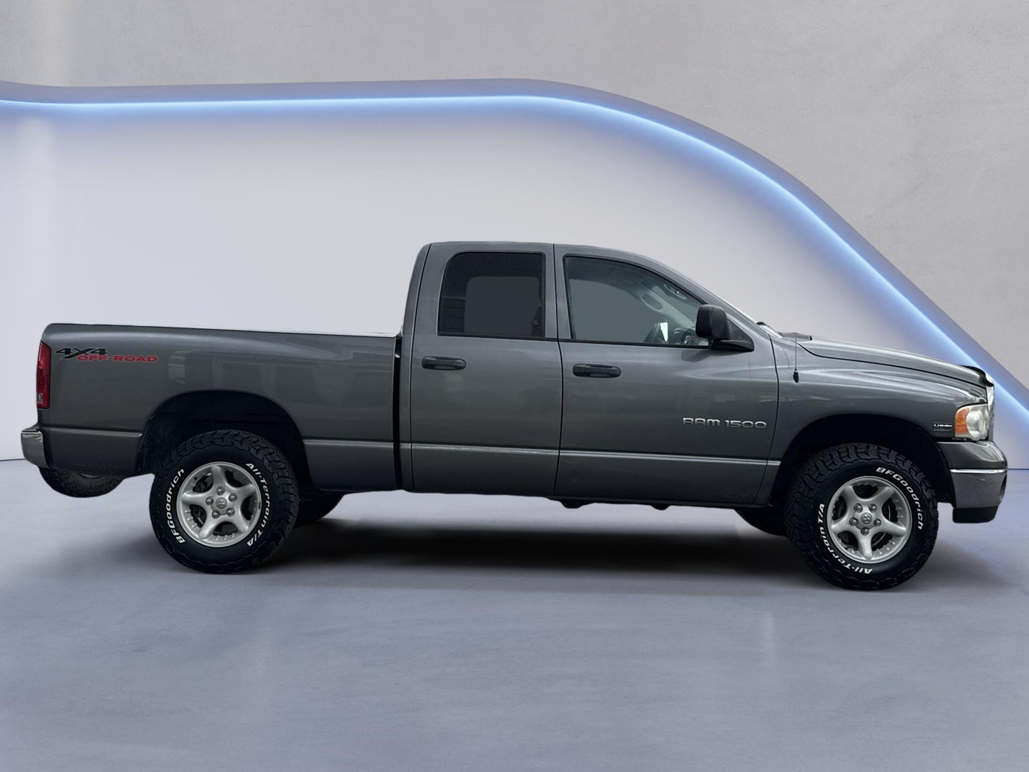 Used 2005 Gray Dodge SLT image 4