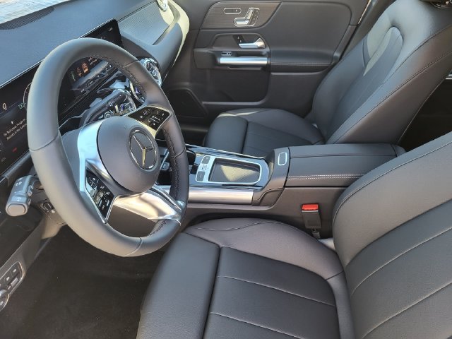 New 2026 Polar White Mercedes-Benz GLA 250 image 7