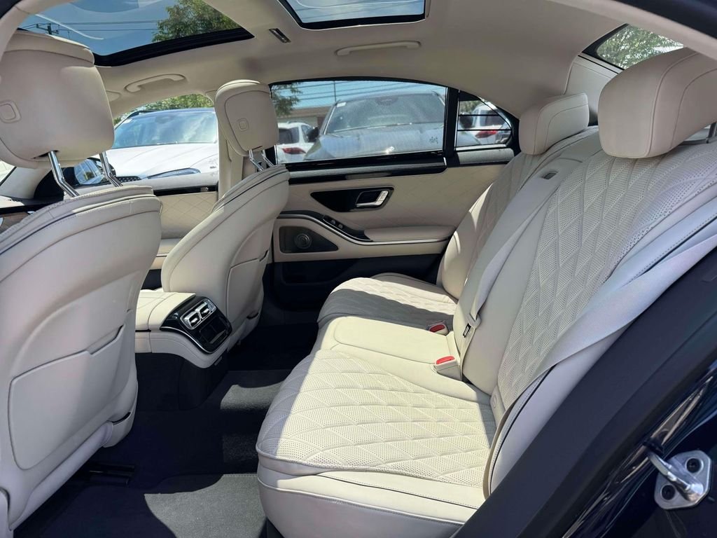 Used 2022 Black Mercedes-Benz S 500 image 33