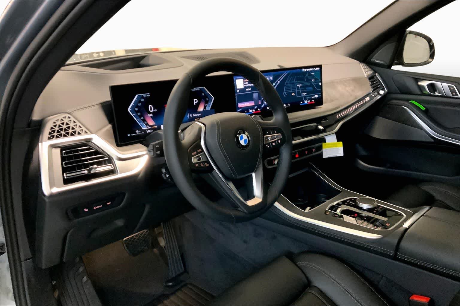 New 2026 Skyscraper Grey Metallic BMW xDrive40i image 8