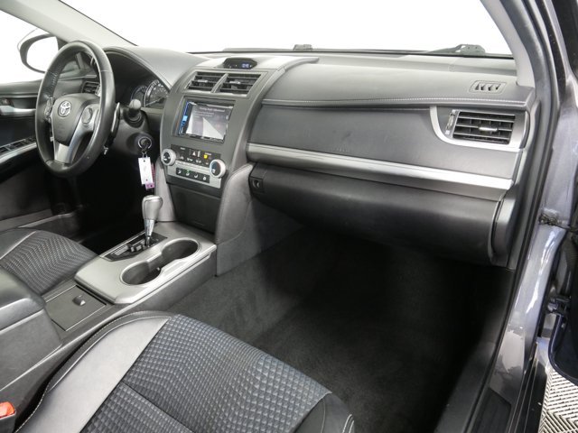 Used 2014 Magnetic Gray Metallic Toyota SE image 16