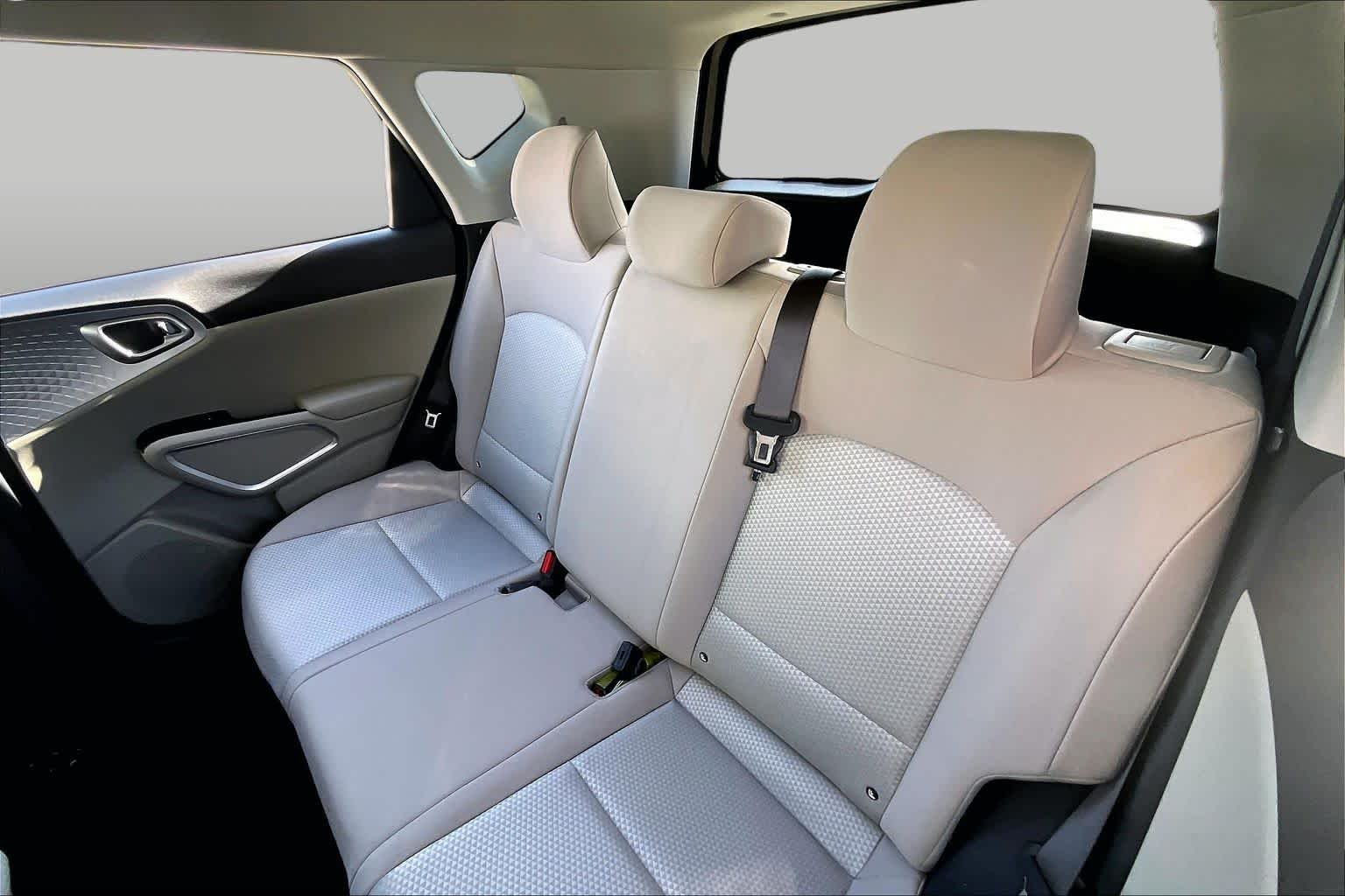 Used 2023 Fusion Black Kia LX image 18