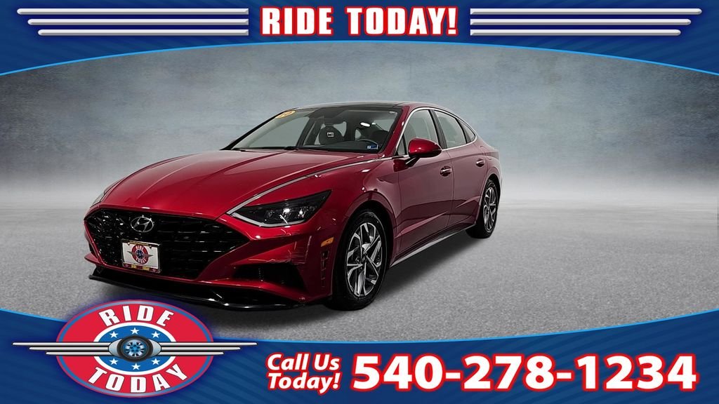 Used 2020 Red Hyundai SEL image 1