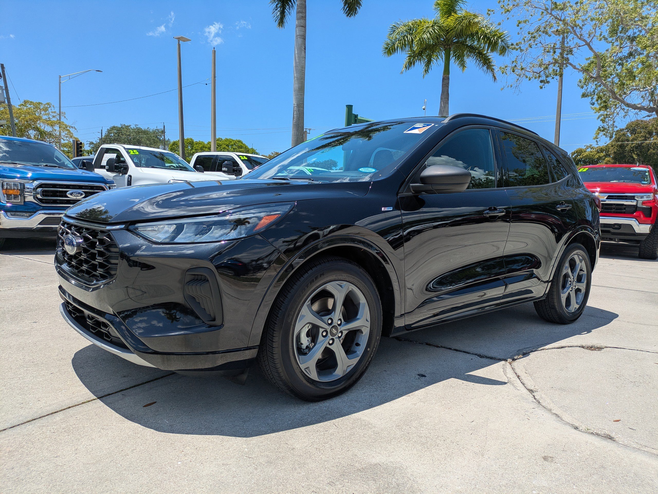 Used 2023 Agate Black Metallic Ford ST-Line image 7