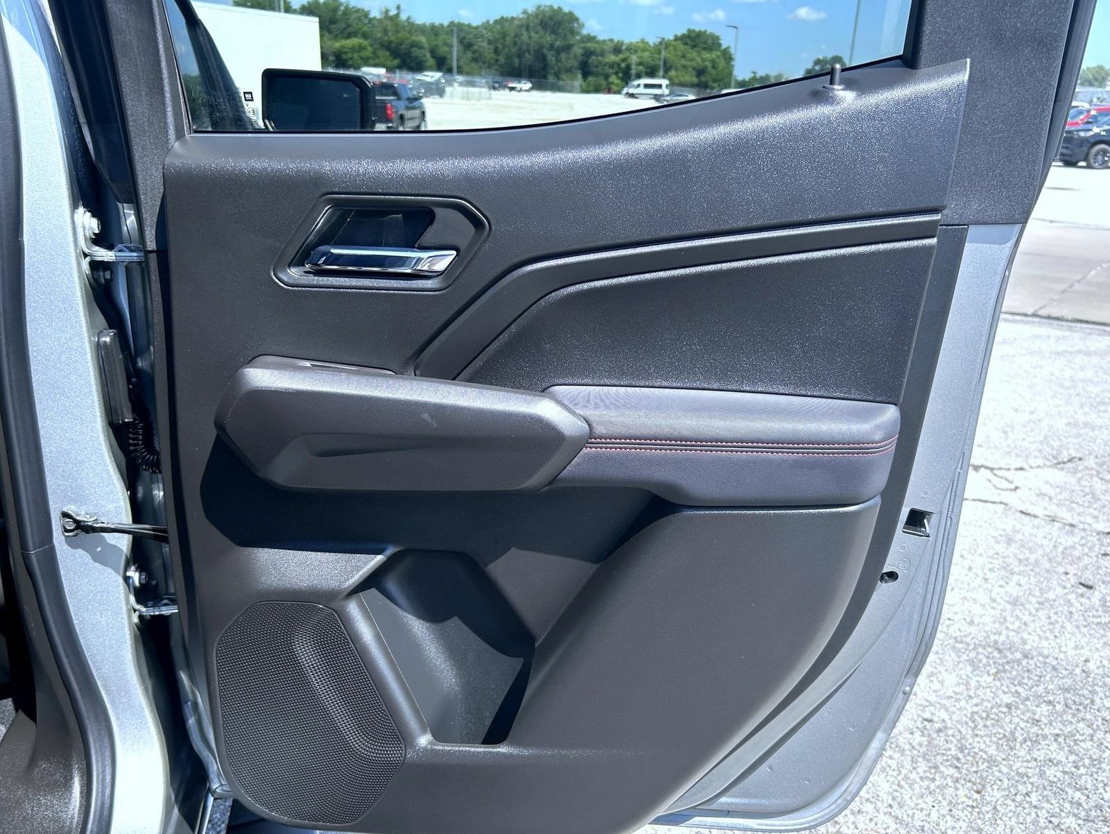 2025 Chevrolet Colorado Z71 - Photo 19
