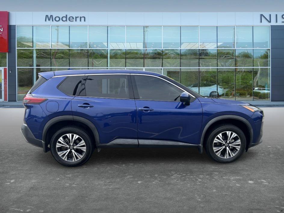 Used 2021 Caspian Blue Metallic Nissan SV image 4