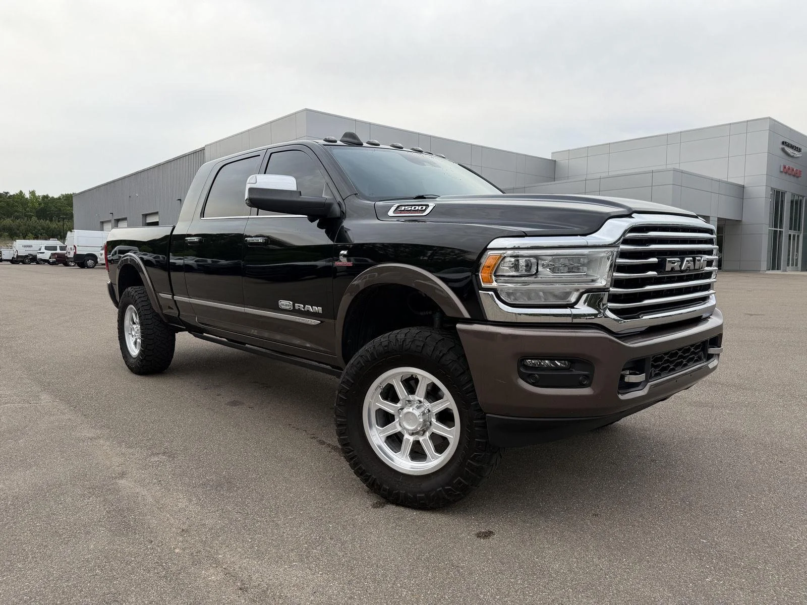 Used 2022 Diamond Black Crystal Pearlcoat Ram Longhorn image 3
