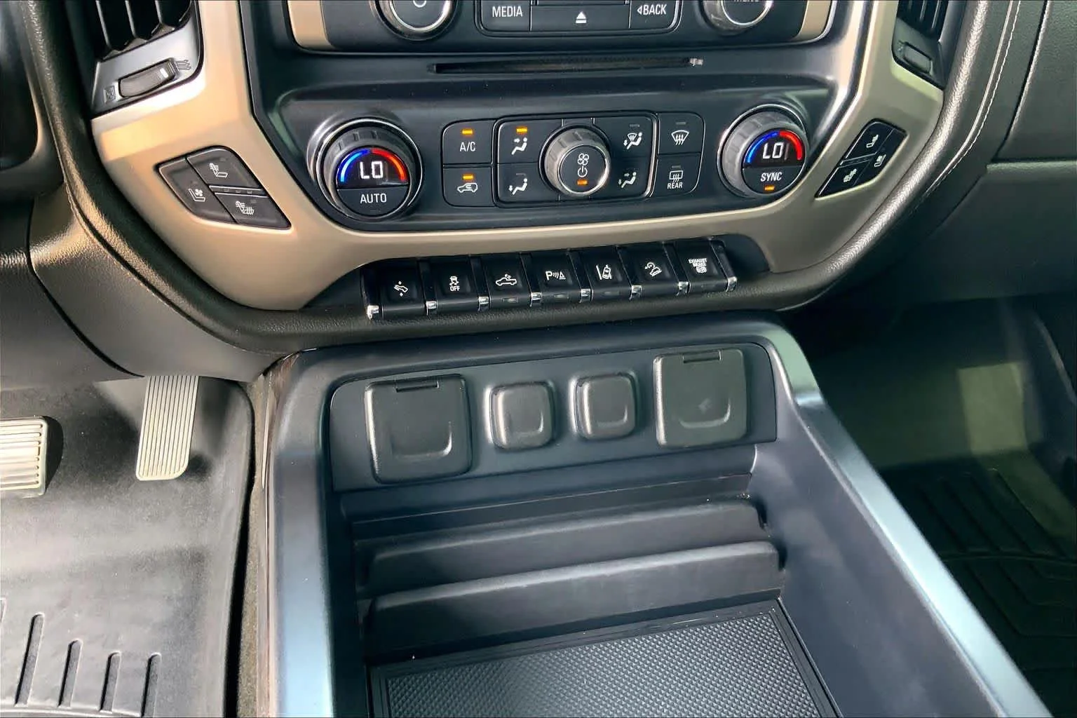 Used 2016 Summit White GMC Denali image 31