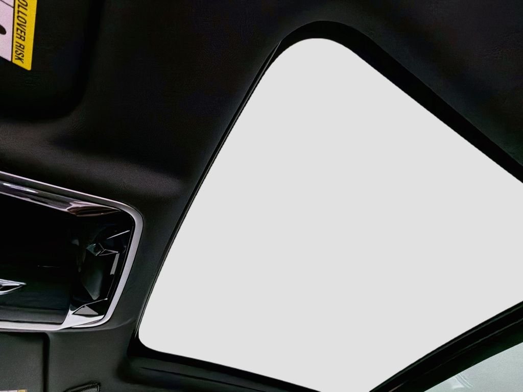 New 2026 Santorini Black Land Rover Belgravia Edition image 23