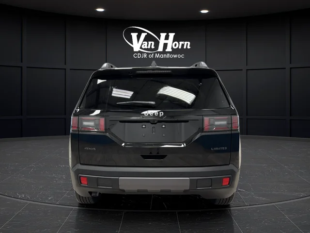 New 2026 Diamond Black Crystal Pearl-Coat Exterior Paint Jeep Limited image 6
