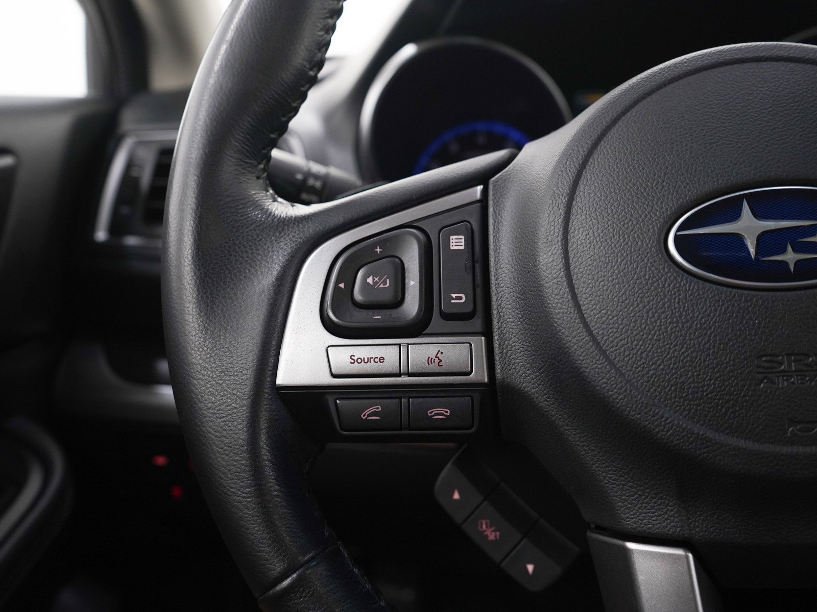 Used 2016 Ice Silver Metallic Subaru 2.5i image 23