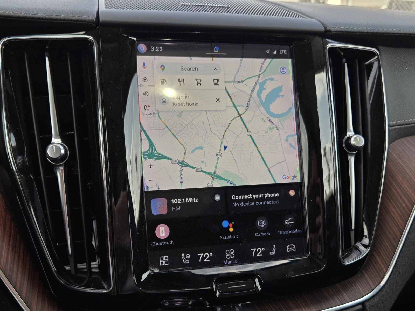 Used 2023 Silver Dawn Metallic Volvo Ultimate Bright Theme image 17