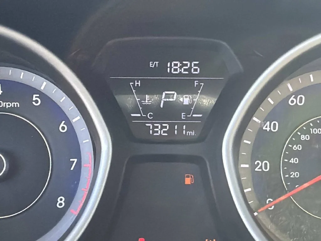Used 2016 Black Hyundai SE image 20