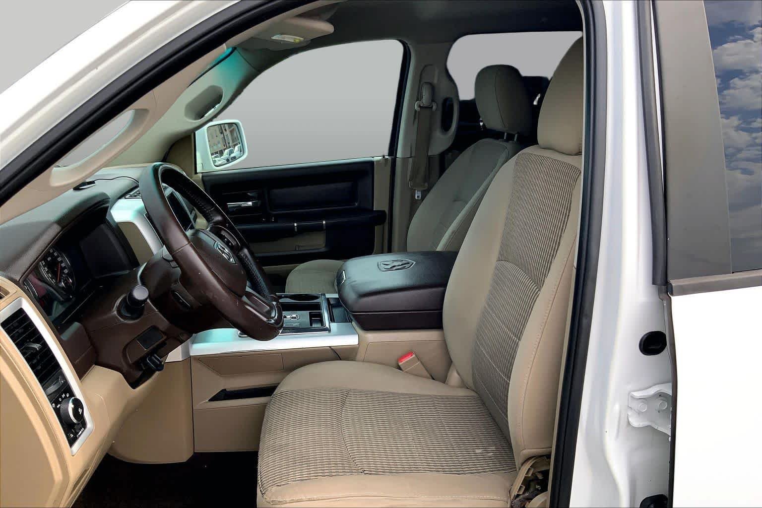 Used 2012 Bright White Ram Lone Star image 7