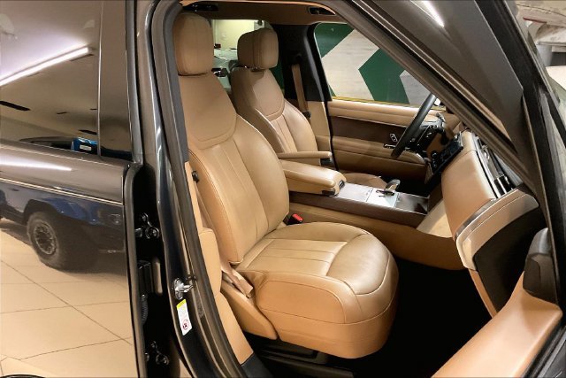 Used 2024 Gray Land Rover SE image 6
