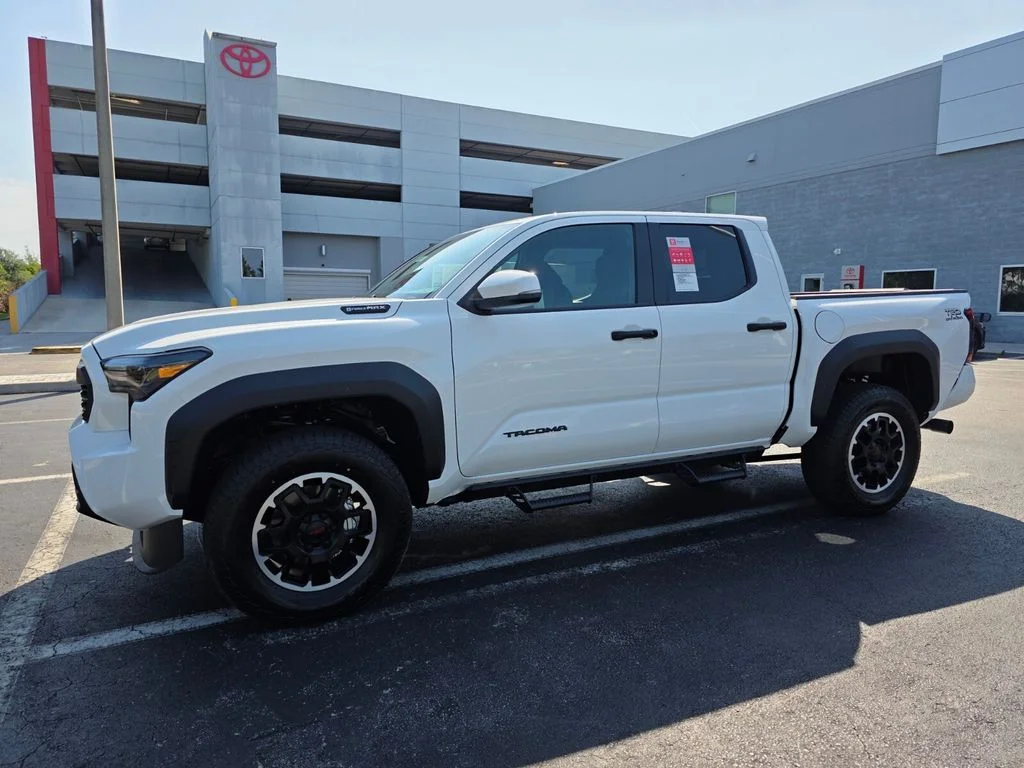 2026 Toyota Tacoma TRD Off Road - Photo 3