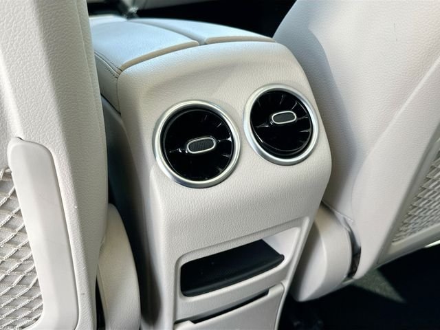 Used 2021 White Mercedes-Benz GLB 250 image 25
