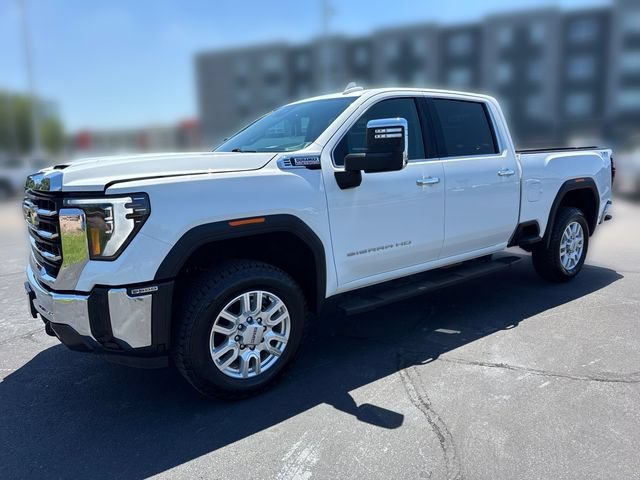 Used 2024 Summit White GMC SLT image 1