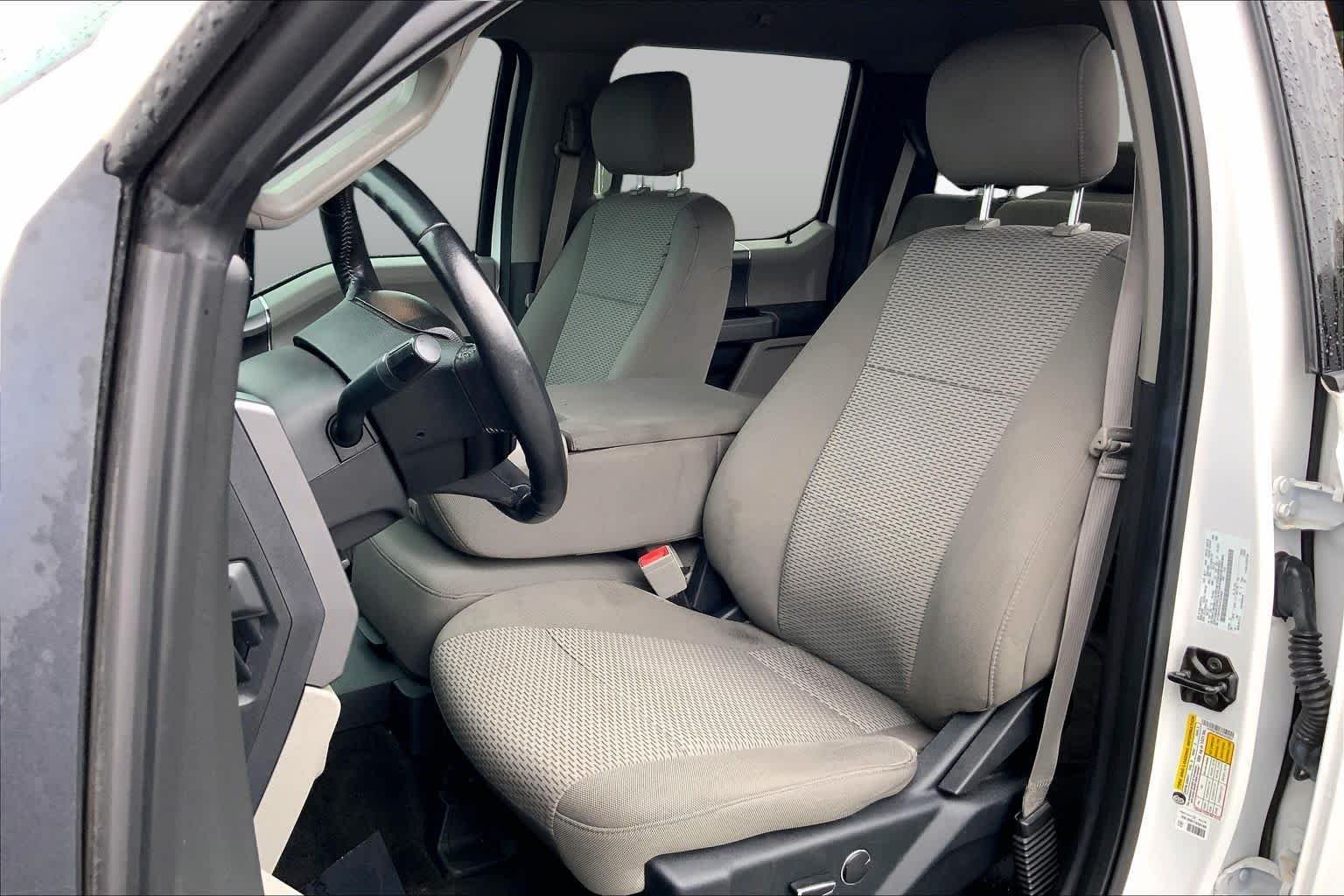 Used 2018 Oxford White Ford XLT image 7