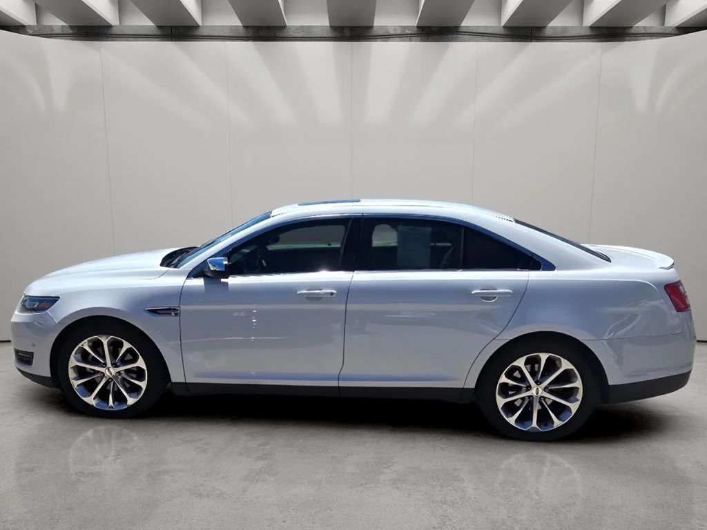Used 2016 White Platinum Metallic Tri-Coat Ford Limited image 4