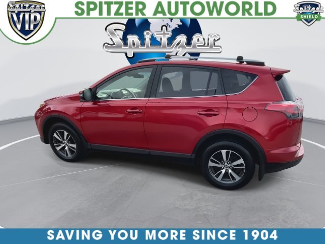 Used 2017 Red Toyota XLE image 10
