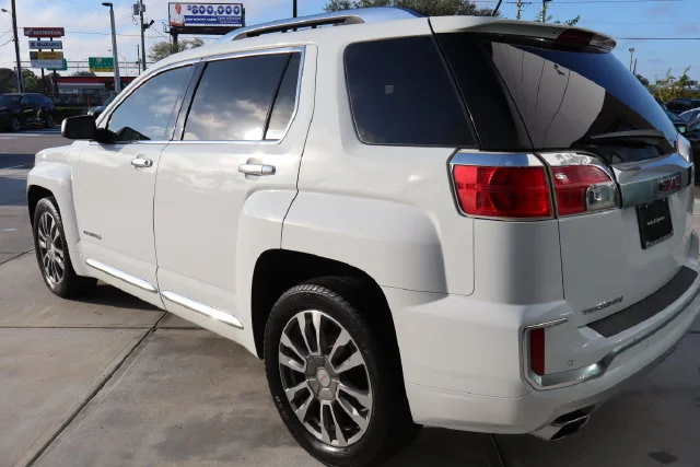 Used 2016 Summit White GMC Denali image 6