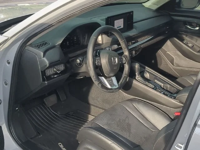 Used 2025 Urban Gray Pearl Honda Touring image 2
