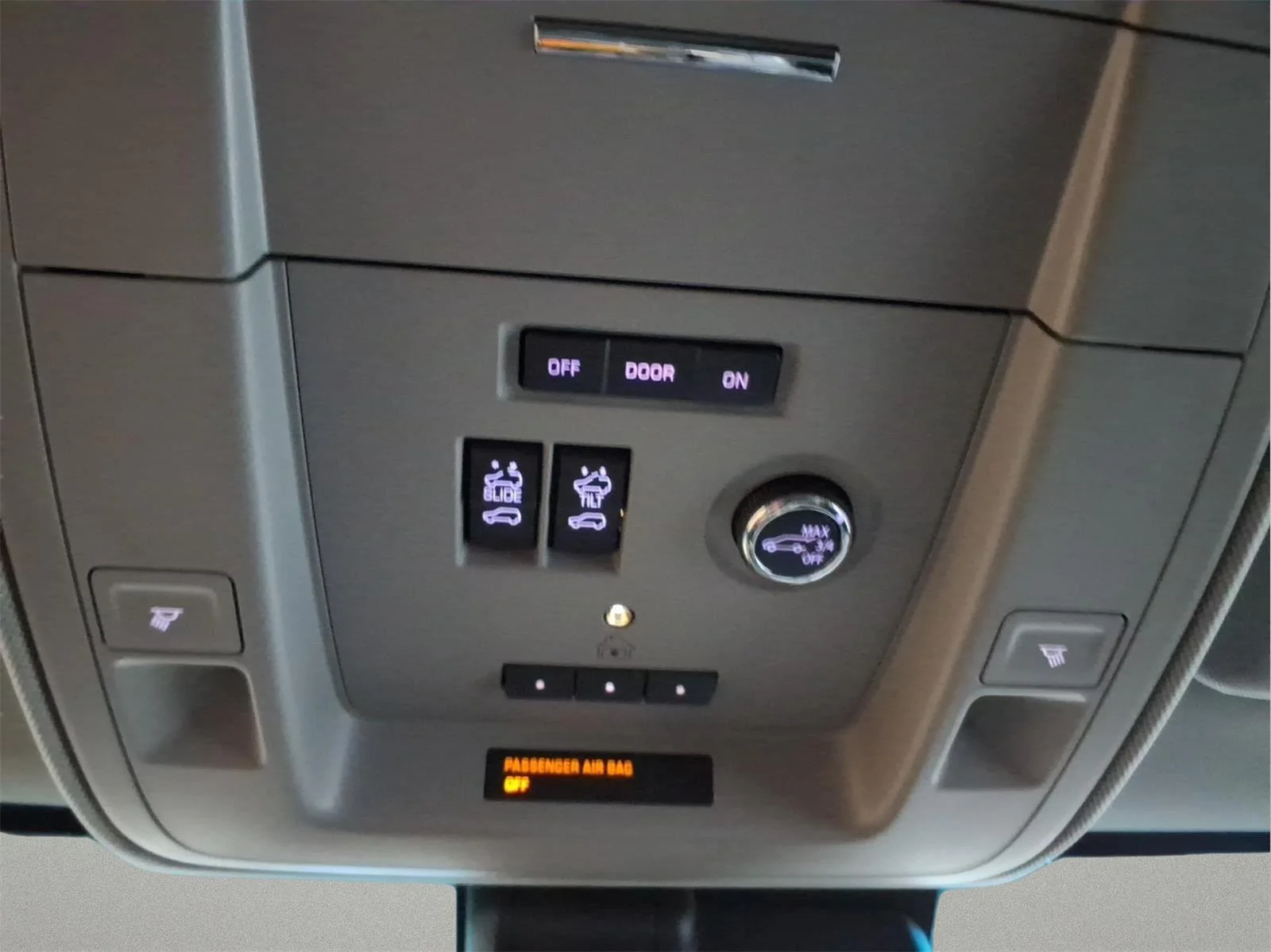 Used 2020 SUMMIT WHITE Chevrolet LT image 27