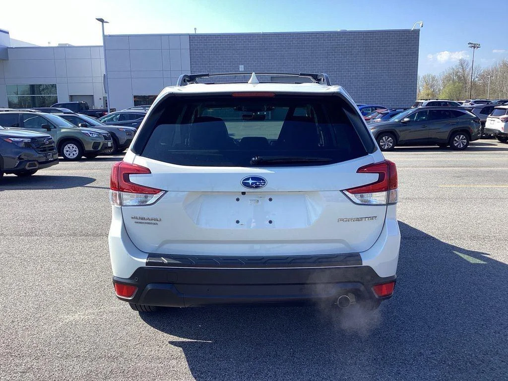 Used 2023 Crystal White Pearl Subaru Limited image 6