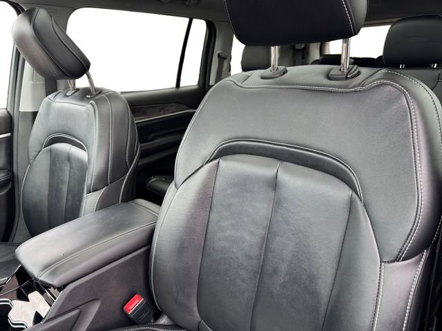Used 2023 Gray Jeep Limited image 13