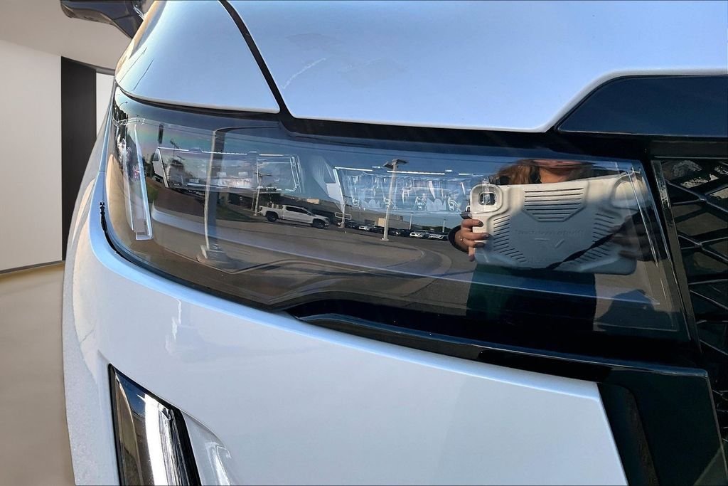 Used 2024 White Cadillac Sport image 32