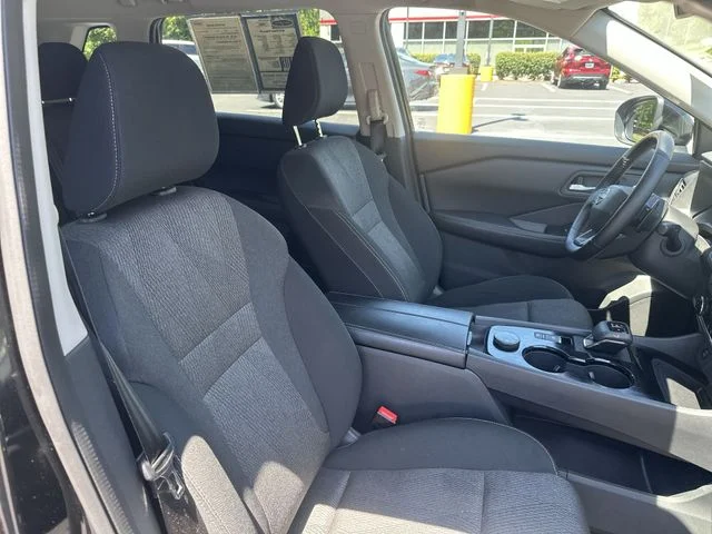 2025 Nissan Rogue SV - Photo 28