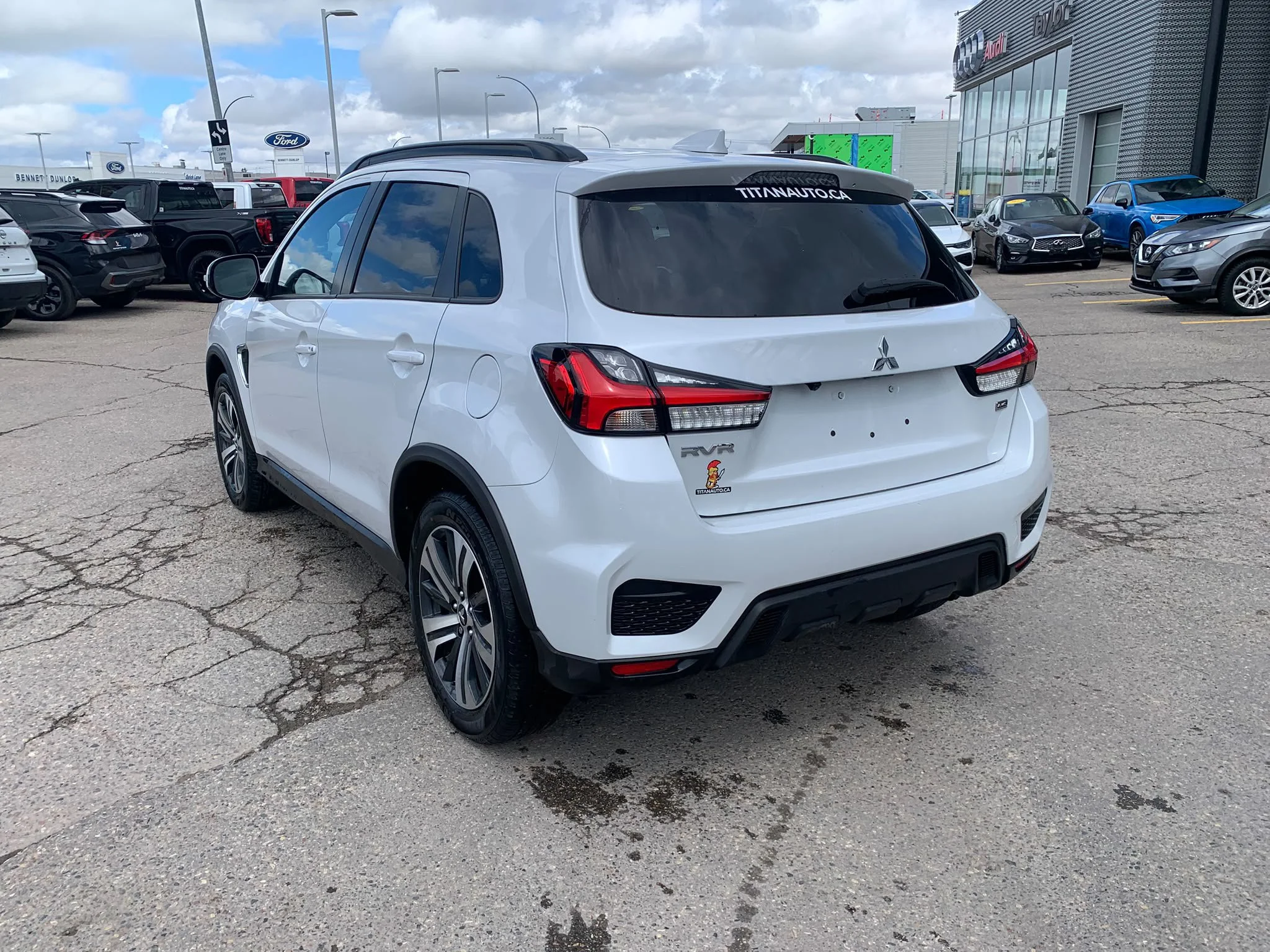 Certified Used 2022 White Diamond Mitsubishi SE AWD*White Diamond | Htd Premium Seats | Htd Steering Wheel | Park Assist | Roof Rails | CarPlay image 11