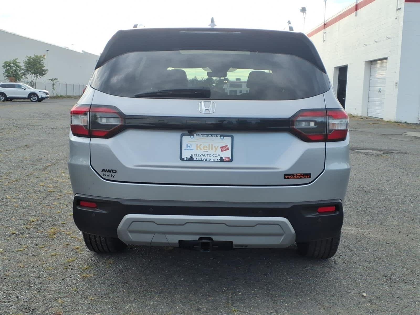 Certified Used 2024 Lunar Silver Metallic Honda TrailSport image 6