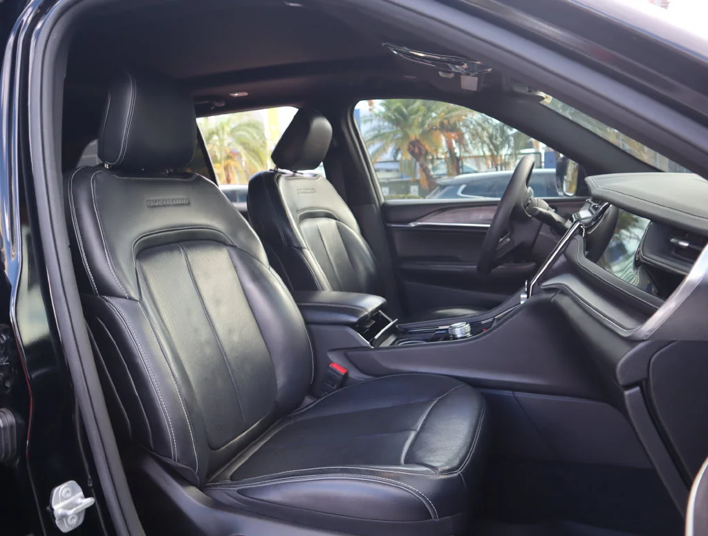 Used 2023 Black Jeep Overland image 25