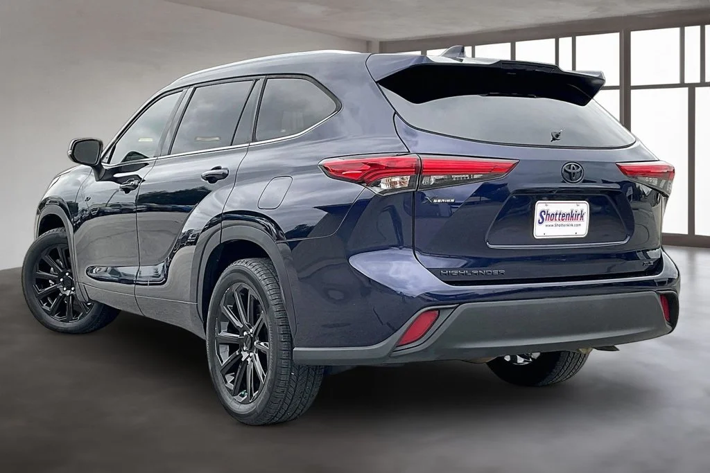 Used 2021 Blue Toyota XLE image 4