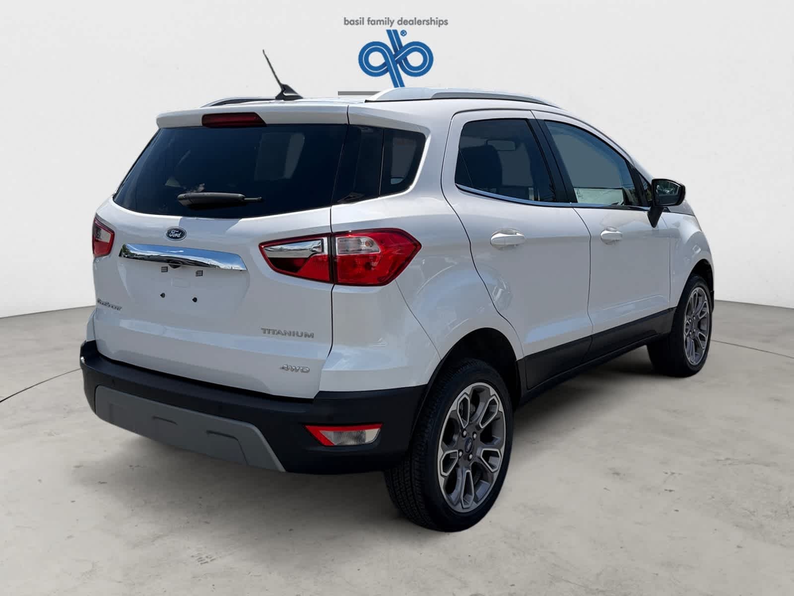 Used 2020 White Platinum Metallic Tri-Coat Ford Titanium image 6